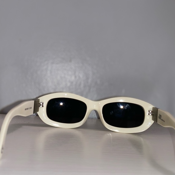 ✨GIANNI VERSACE GLASSES✨ - Picture 7 of 10